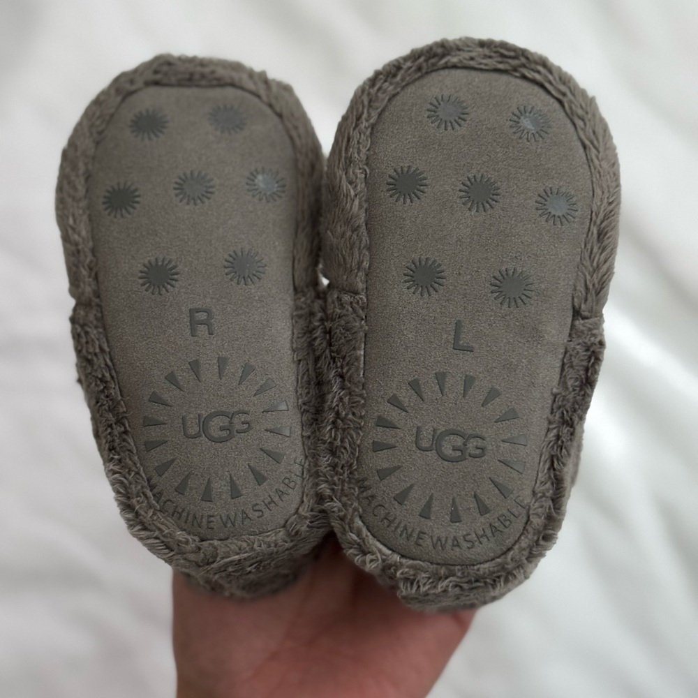 UGG Baby Bixbee Booties Gray Size 2 NWOT - Picture 4 of 4